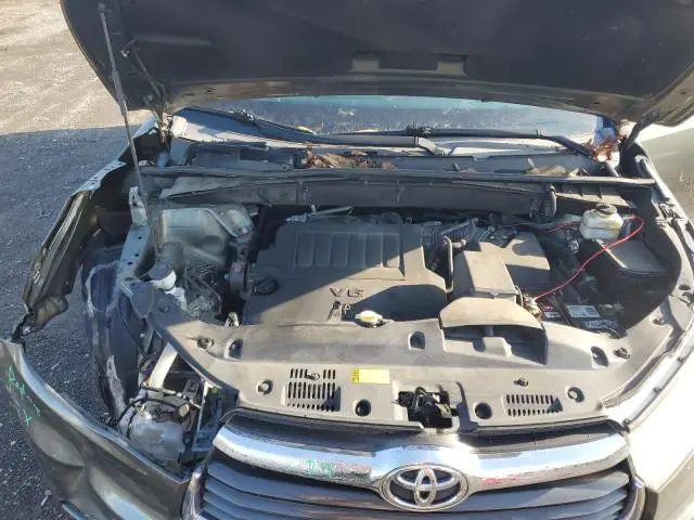 2016 TOYOTA HIGHLANDER XLE  