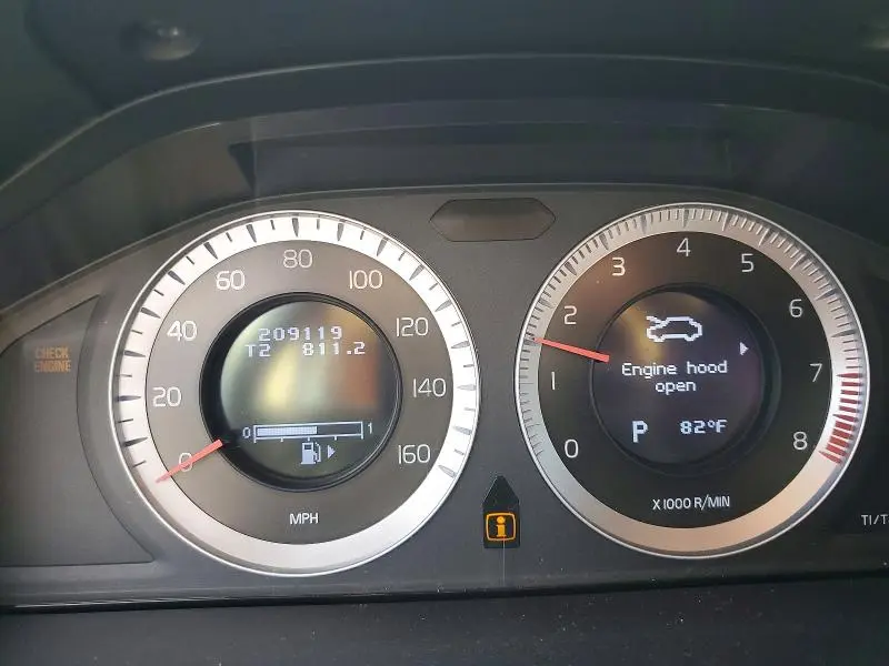 2011 VOLVO XC70 T6  