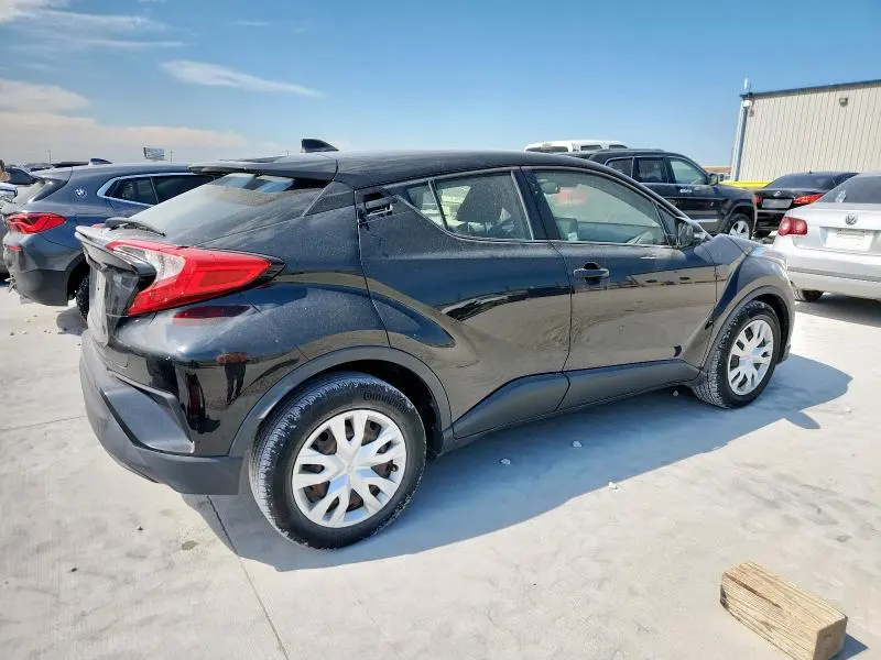 2019 TOYOTA C-HR XLE  