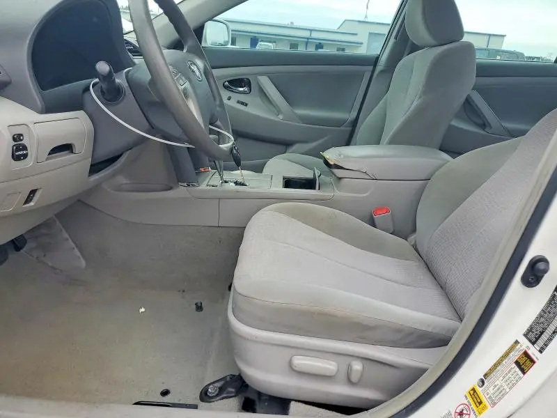2011 TOYOTA CAMRY LE  