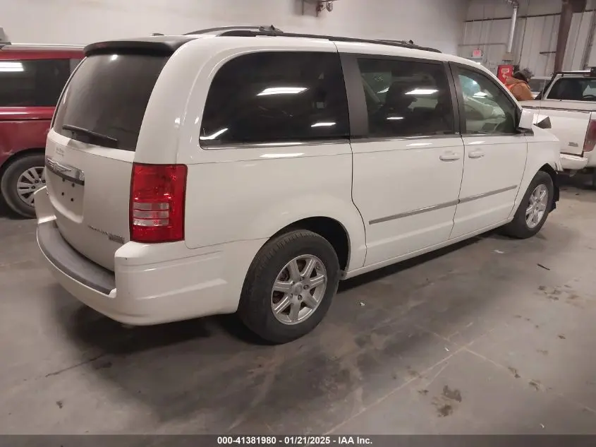 2010 CHRYSLER TOWN & COUNTRY TOURING