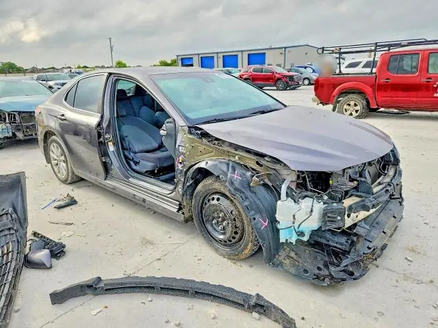 2018 TOYOTA CAMRY LE  