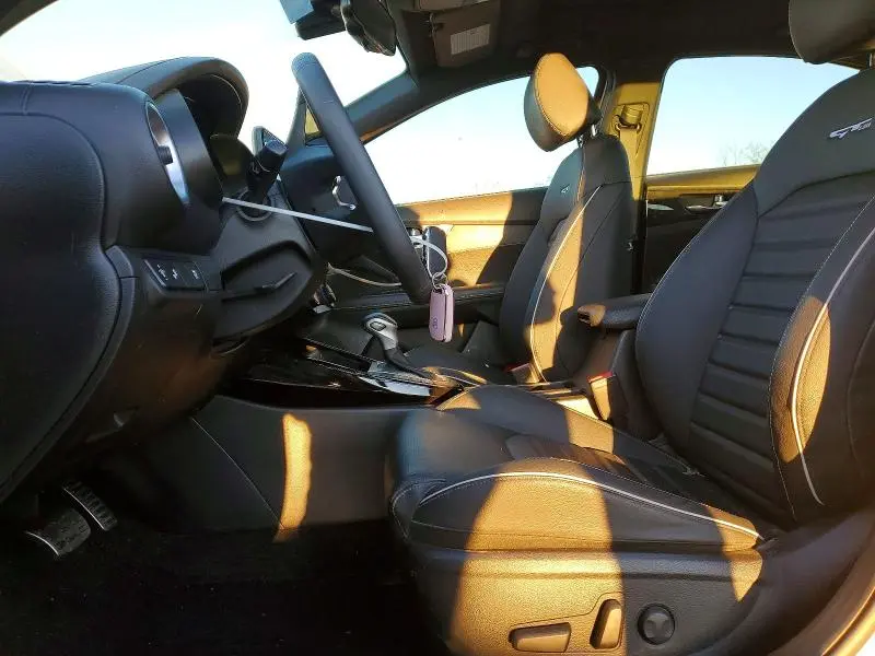 2023 KIA FORTE GT LINE  