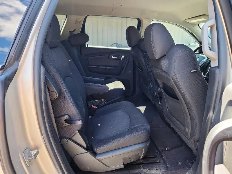 2011 CHEVROLET TRAVERSE LT  