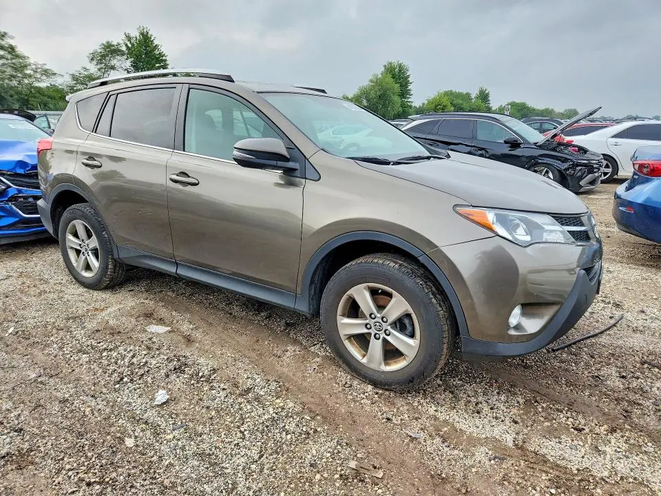 2015 TOYOTA RAV4 XLE  