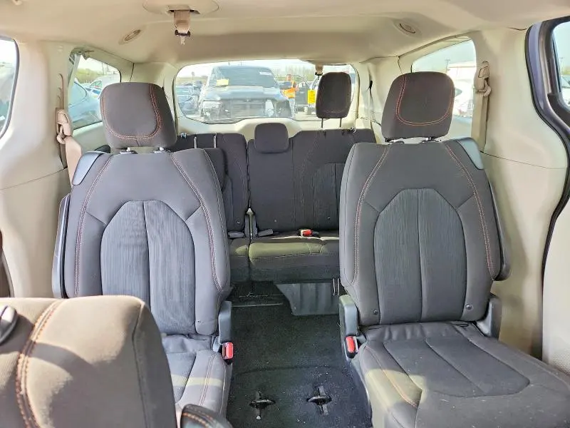2017 CHRYSLER PACIFICA LX  