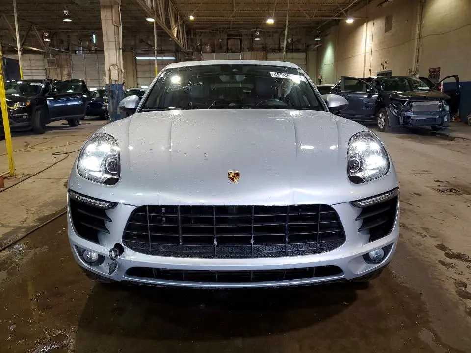 2018 PORSCHE MACAN   