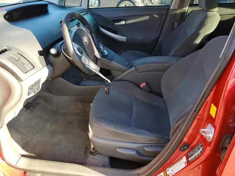 2010 TOYOTA PRIUS III  