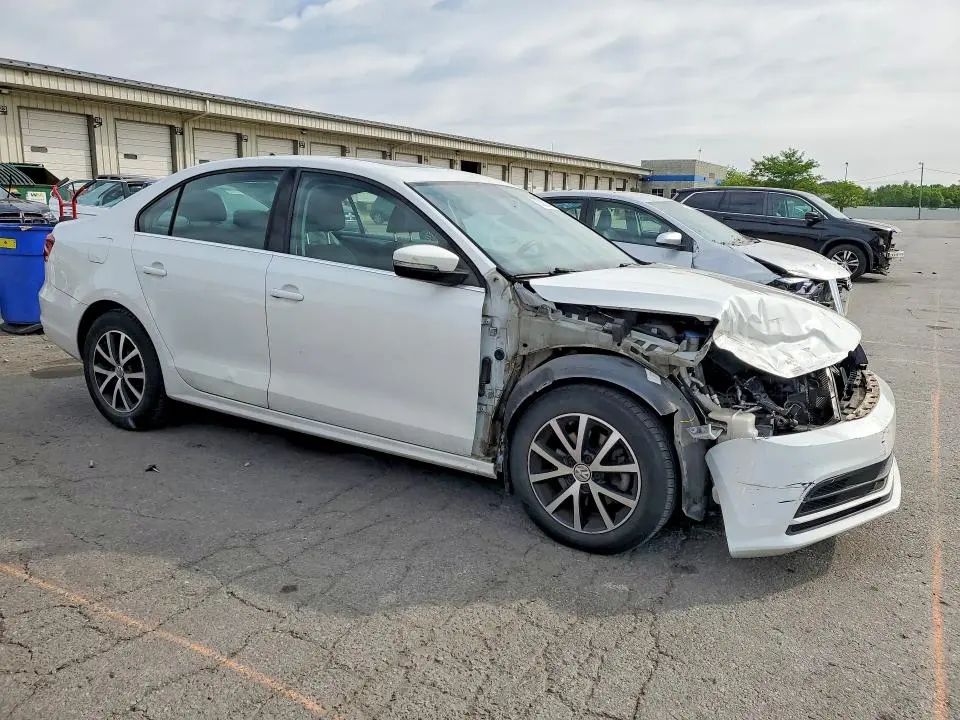 2018 VOLKSWAGEN JETTA SE  