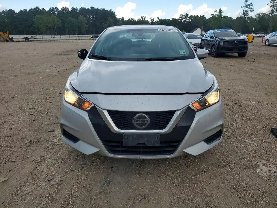 2021 NISSAN VERSA SV  