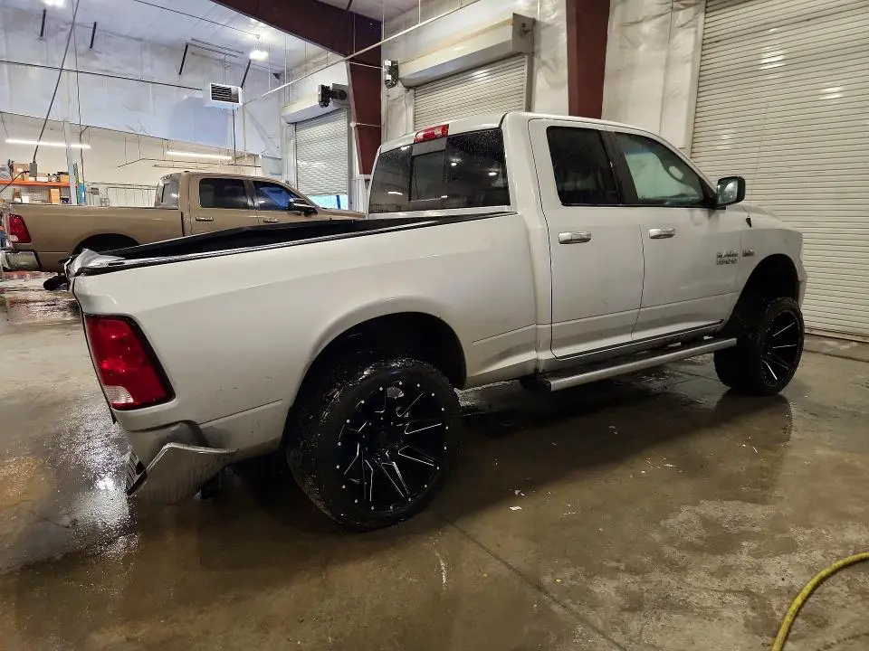 2015 RAM 1500 SLT  