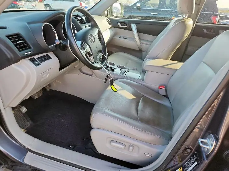 2013 TOYOTA HIGHLANDER BASE  