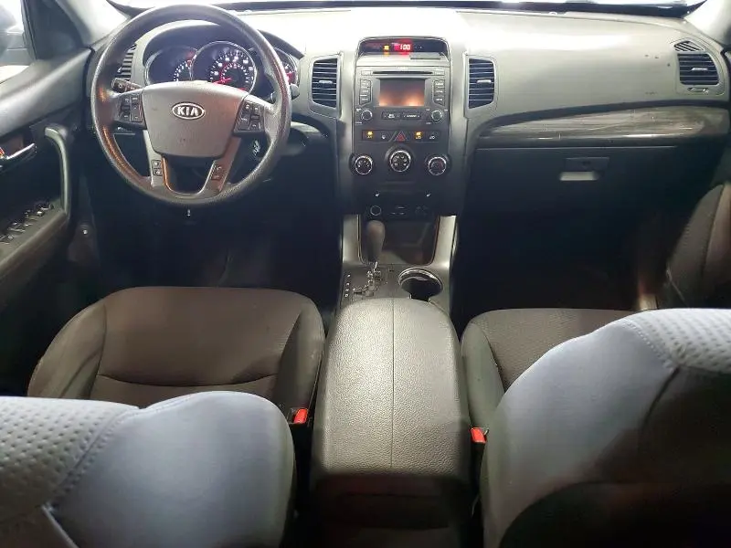 2013 KIA SORENTO LX  