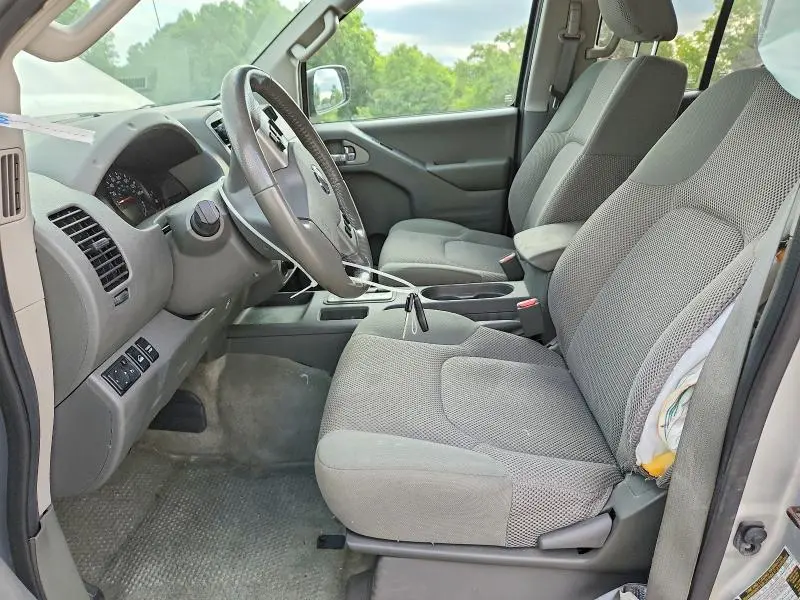 2016 NISSAN FRONTIER SV  