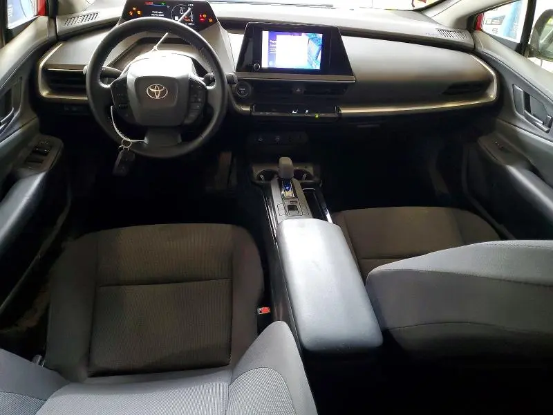 2024 TOYOTA PRIUS LE  