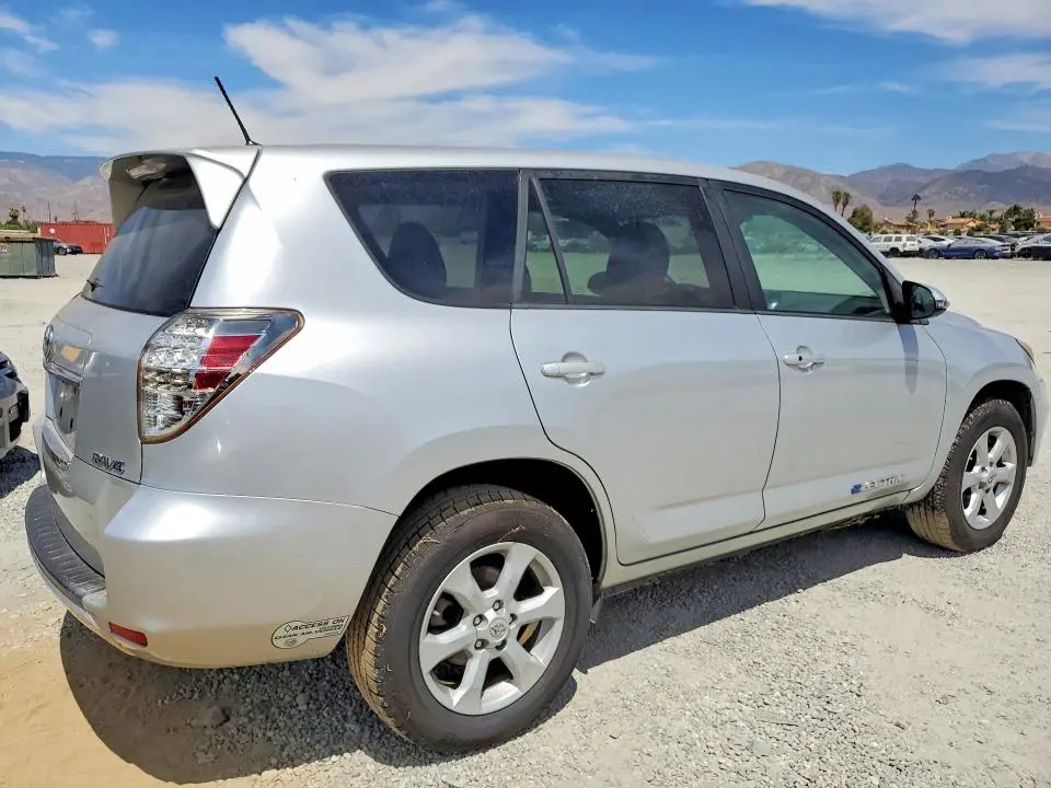 2013 TOYOTA RAV4 EV BASE  