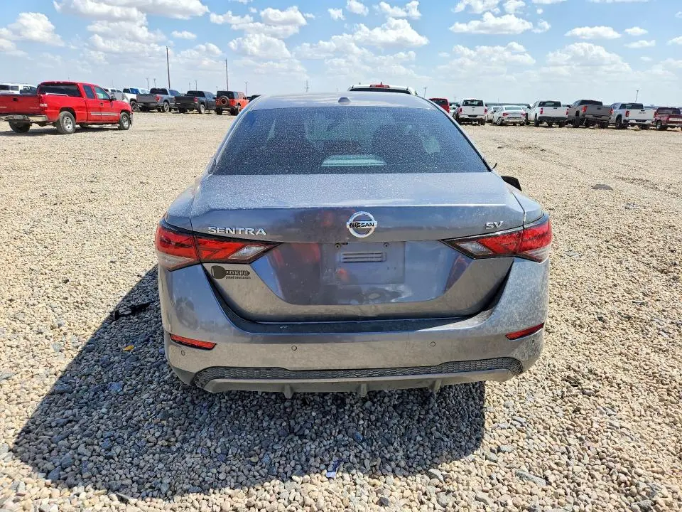 2022 NISSAN SENTRA SV  