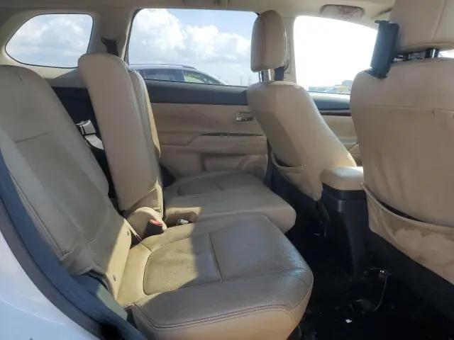 2015 MITSUBISHI OUTLANDER SE  