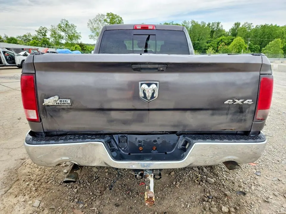 2016 RAM 1500 SLT  