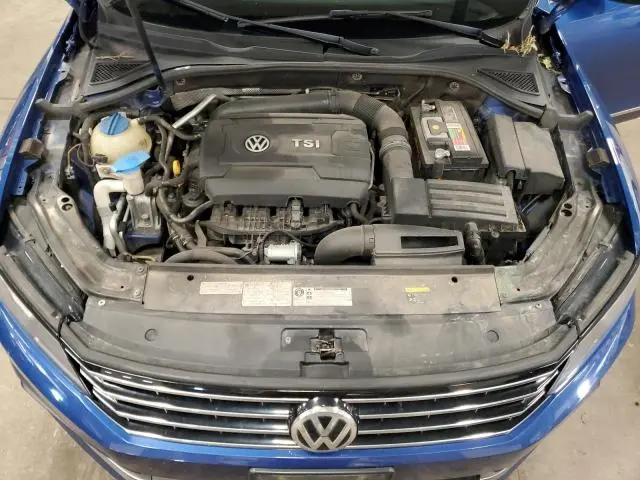 2017 VOLKSWAGEN PASSAT SE  