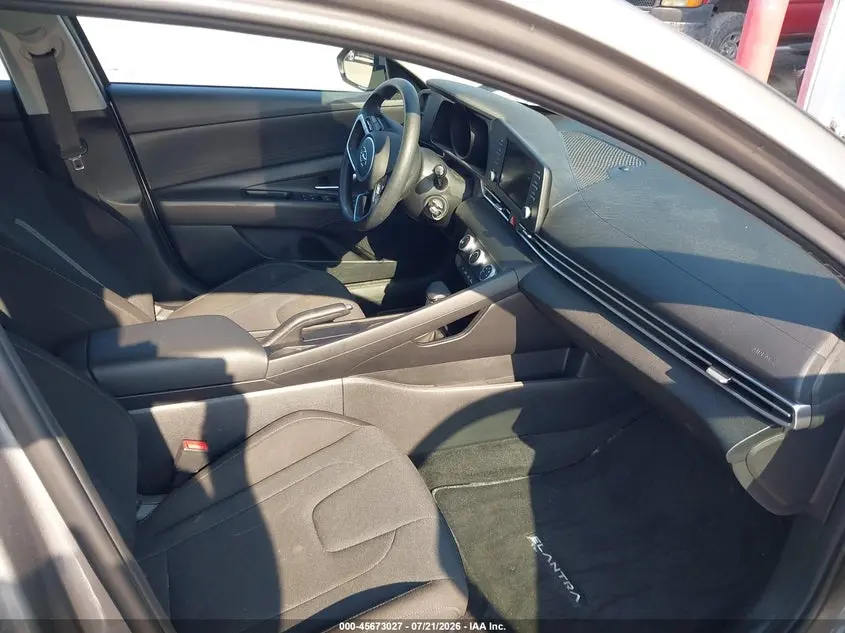 2023 HYUNDAI ELANTRA SE