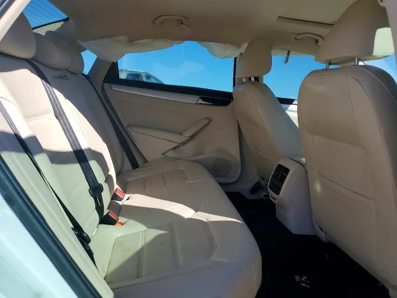 2019 VOLKSWAGEN PASSAT WOLFSBURG  