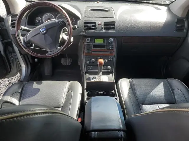 2010 VOLVO XC90