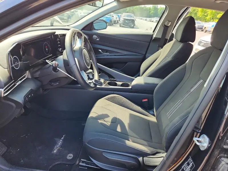 2022 HYUNDAI ELANTRA   