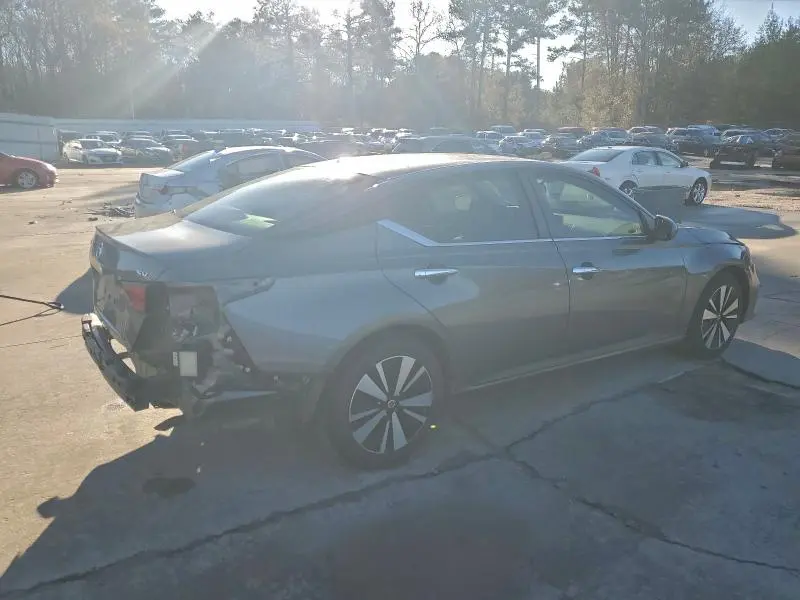 2022 NISSAN ALTIMA SV  