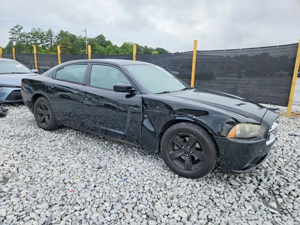 2013 DODGE CHARGER SE  