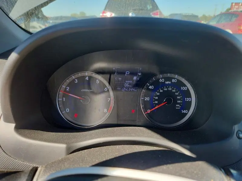 2012 HYUNDAI ACCENT GS  