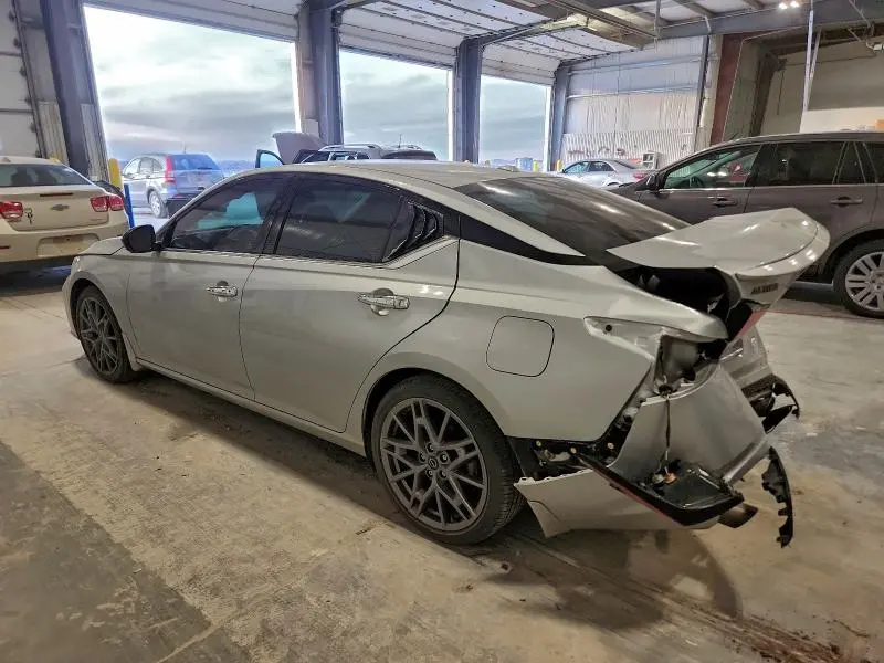 2023 NISSAN ALTIMA SR  