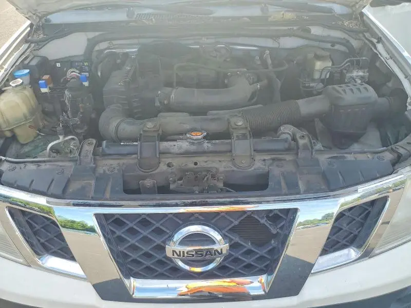 2015 NISSAN FRONTIER S  