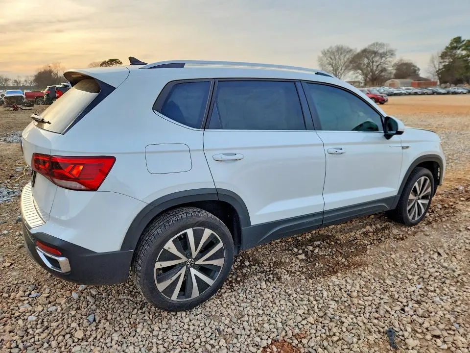 2024 VOLKSWAGEN TAOS SE  