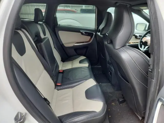 2015 VOLVO XC60 T6 PLATINUM  