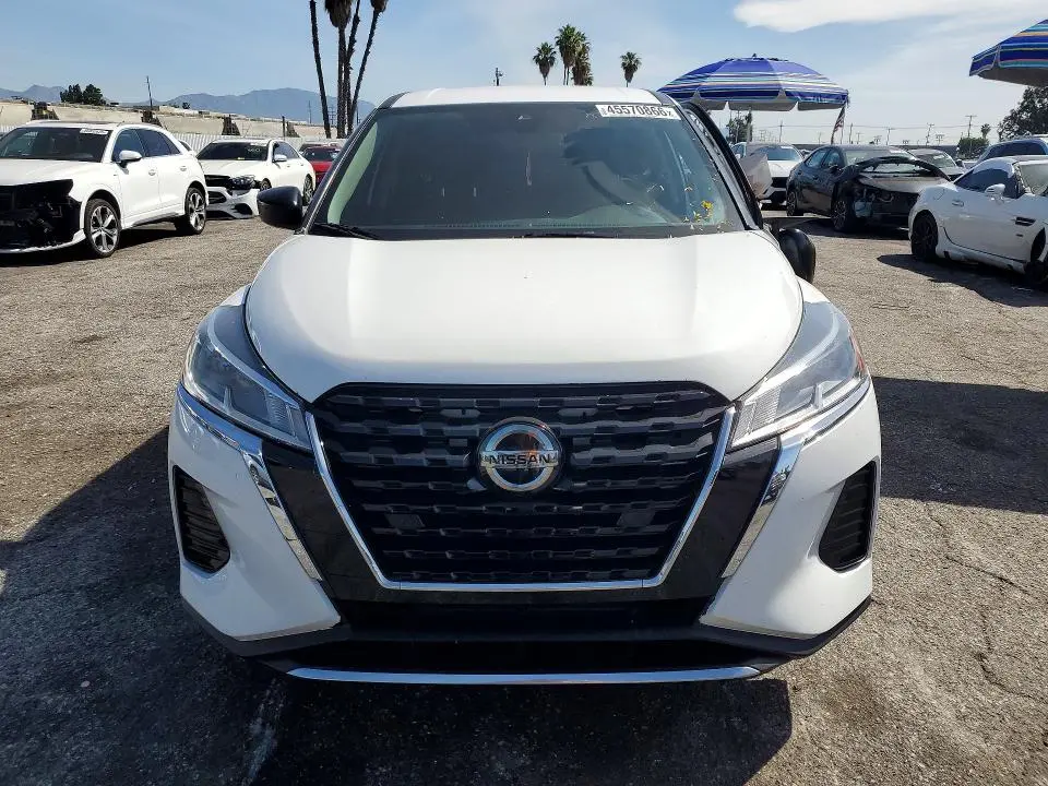 2022 NISSAN KICKS S  