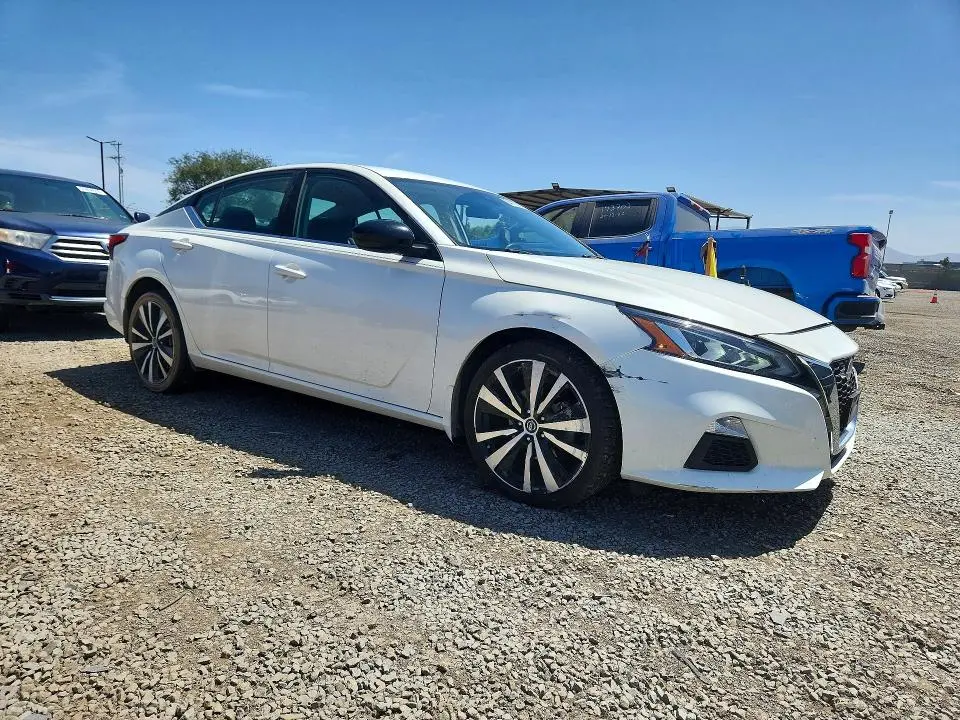 2020 NISSAN ALTIMA SR  