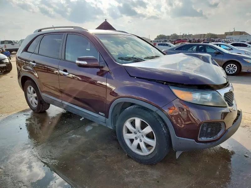 2013 KIA SORENTO LX  