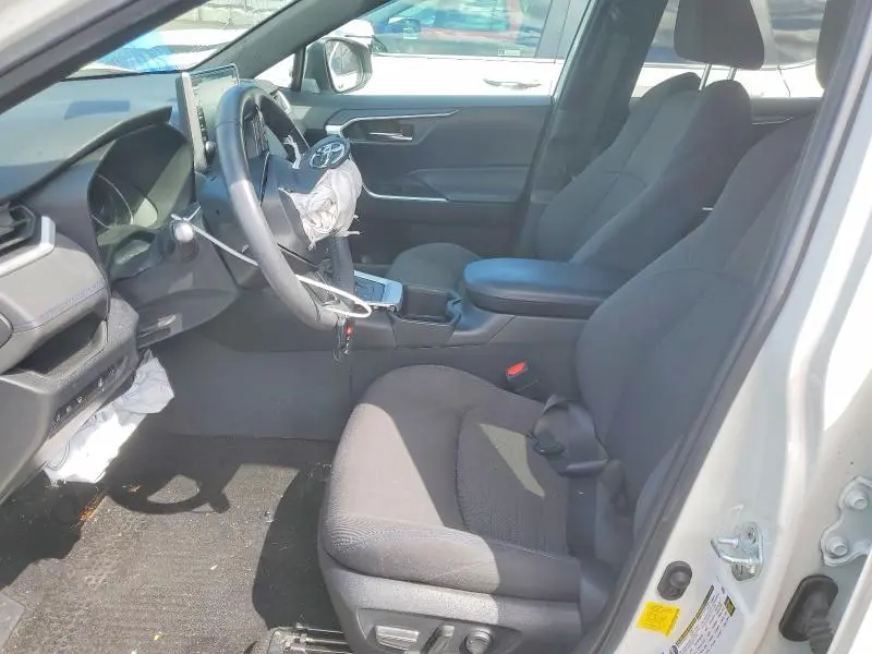 2022 TOYOTA RAV4 SE  
