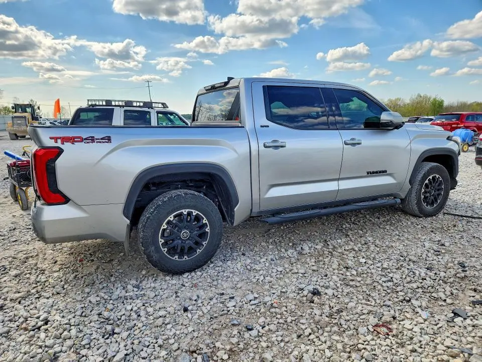 2023 TOYOTA TUNDRA SR5  