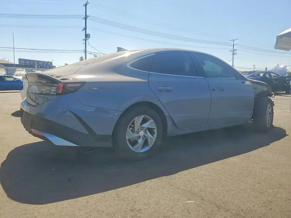 2025 HYUNDAI SONATA SE  