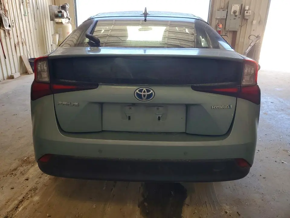 2019 TOYOTA PRIUS LE  