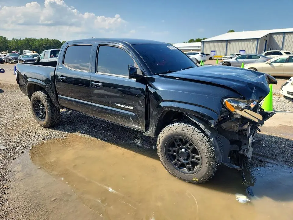 2019 TOYOTA TACOMA SR5  