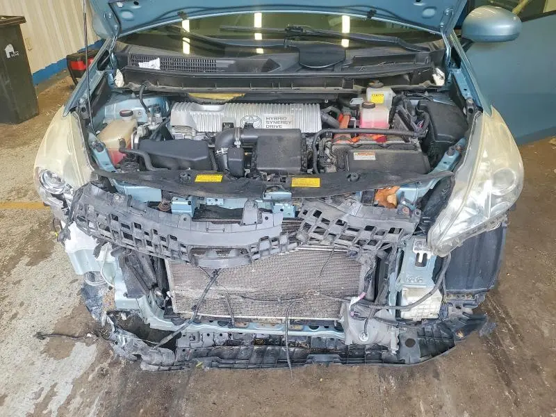 2014 TOYOTA PRIUS V THREE  