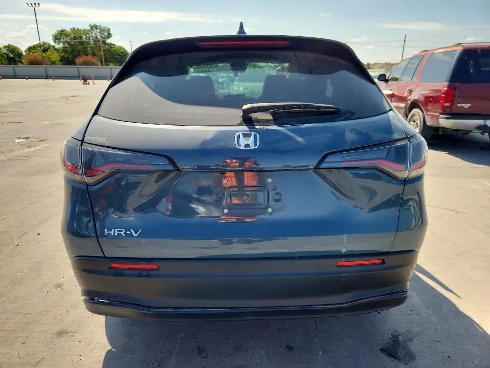 2025 HONDA HR-V LX  