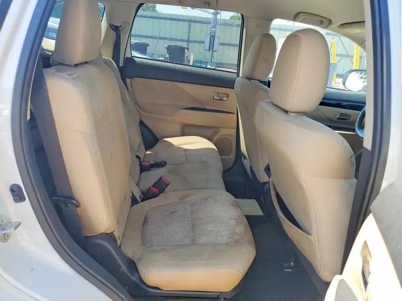 2020 MITSUBISHI OUTLANDER SE  