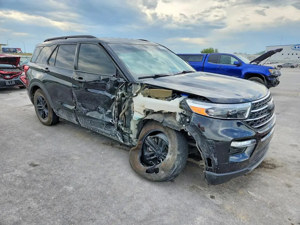 2022 FORD EXPLORER XLT  