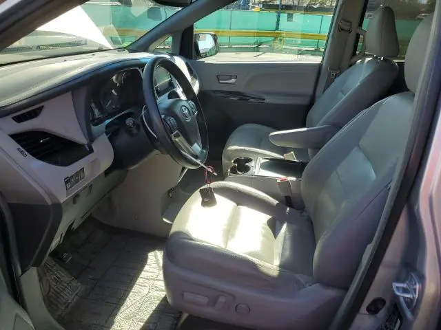 2015 TOYOTA SIENNA XLE  