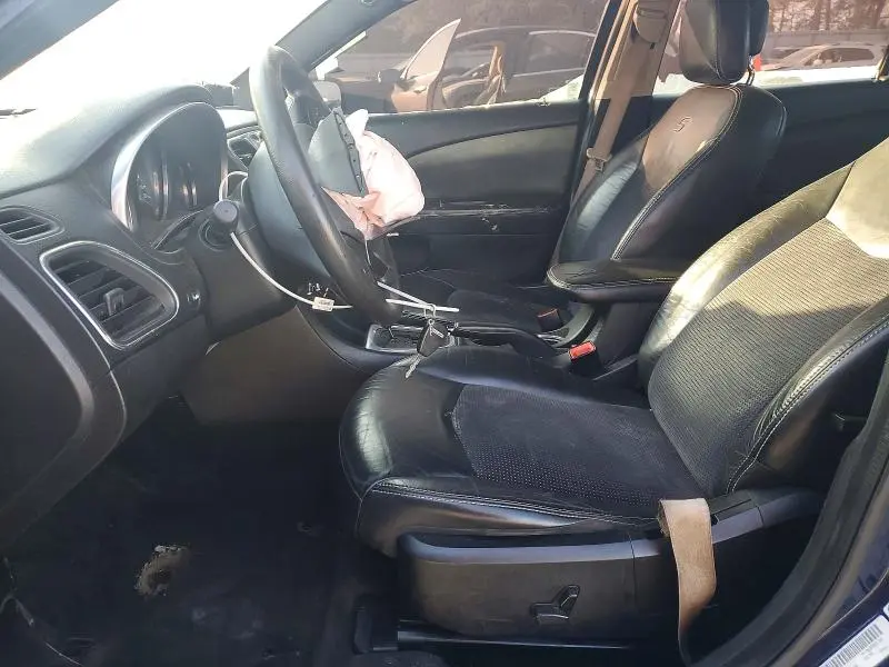 2013 CHRYSLER 200   