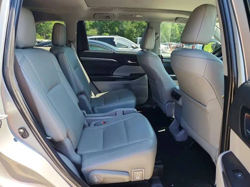 2019 TOYOTA HIGHLANDER LIMITED PLATINUM  